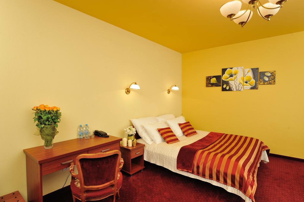 ביילסקו-ביאלה Hotel Na Bloniach מראה חיצוני תמונה